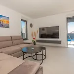 Elegance Escape Villa *