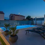 Elegance Escape