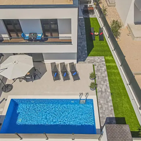 Elegance Escape Villa *