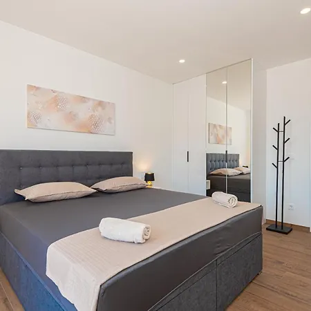 Elegance Escape * Vodice